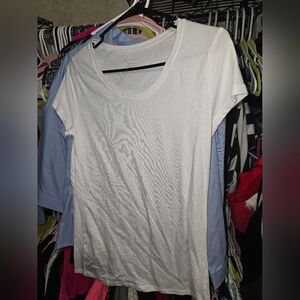 💋5/20 NOBO SIZE LARGE WHITE TEE